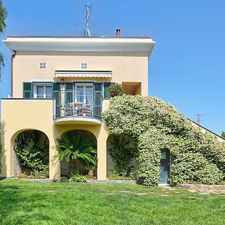 Casa Vacanze Nel Giardino Di Renzo Imperia Kültér fotó