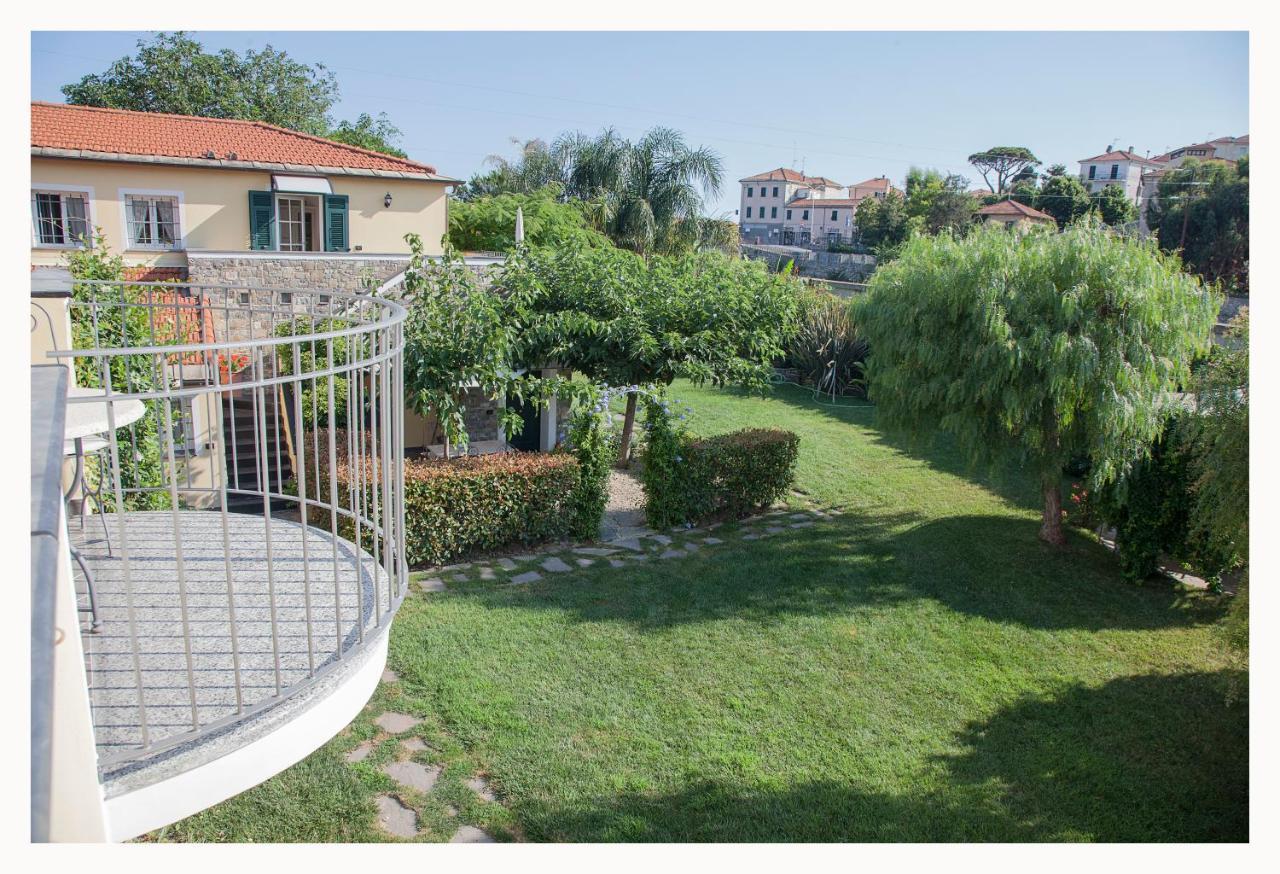Casa Vacanze Nel Giardino Di Renzo Imperia Kültér fotó