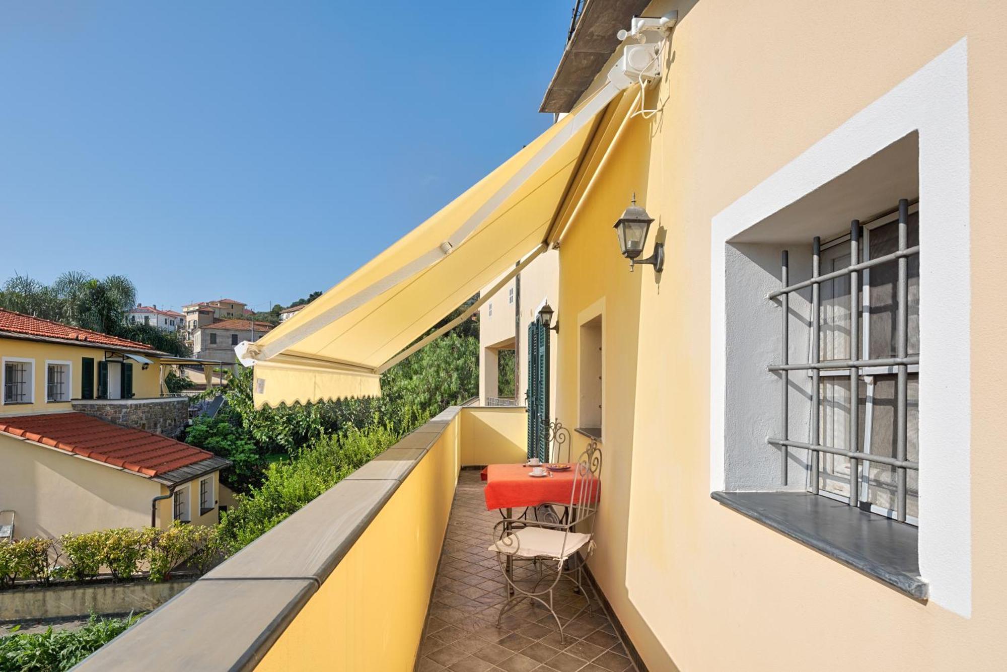 Casa Vacanze Nel Giardino Di Renzo Imperia Kültér fotó
