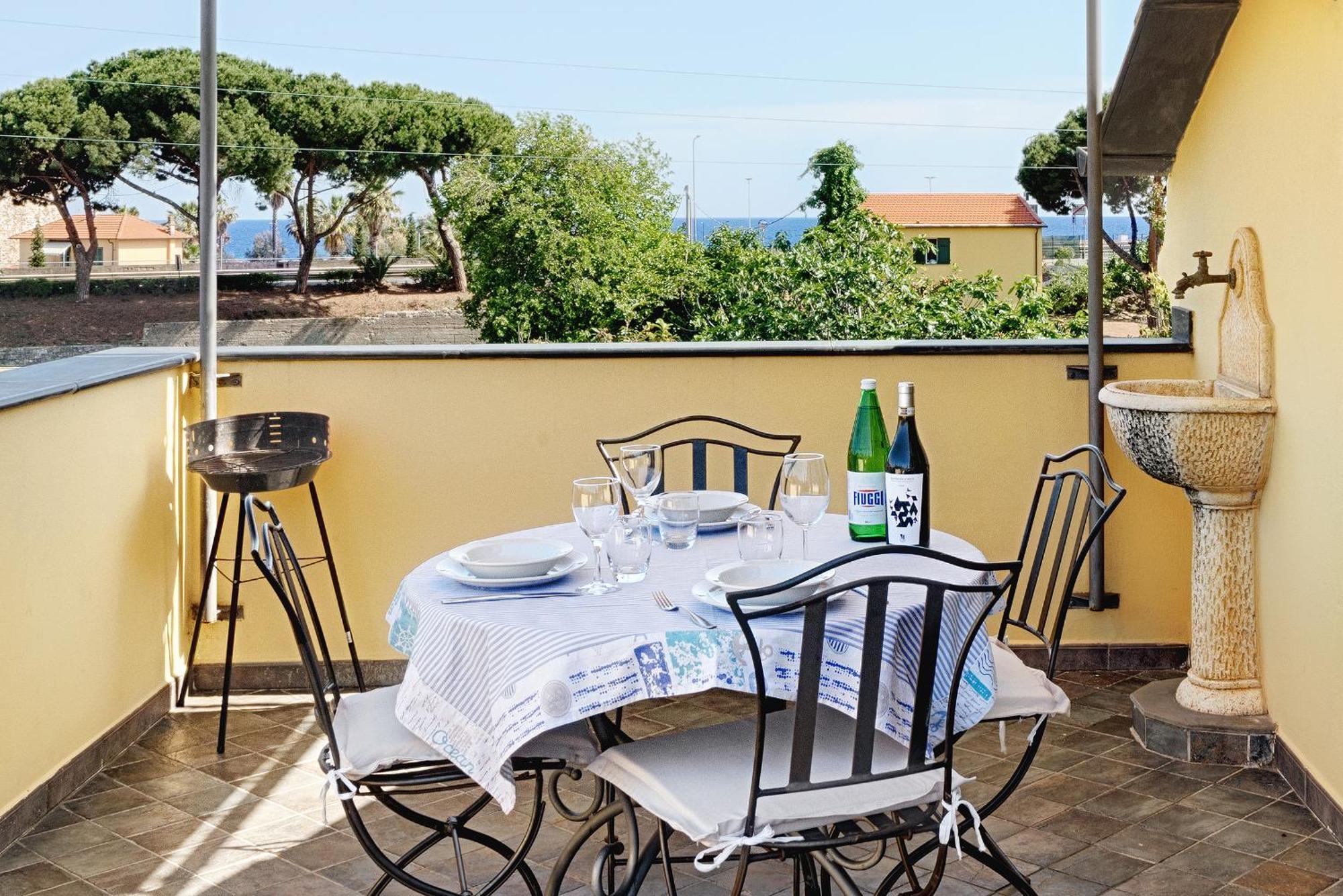 Casa Vacanze Nel Giardino Di Renzo Imperia Kültér fotó